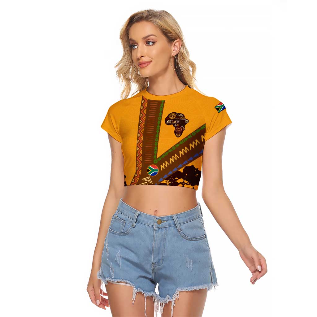 Tribal Africa Heritage with South Africa Flag Raglan Cropped T Shirt Wildlife Silhouettes in Earthy Yellow and Brown
