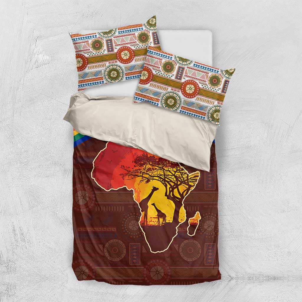 African Sunset Heritage Bedding Set Tribal Pattern with Continent Silhouette, Rainbow Arc & Safari Scene