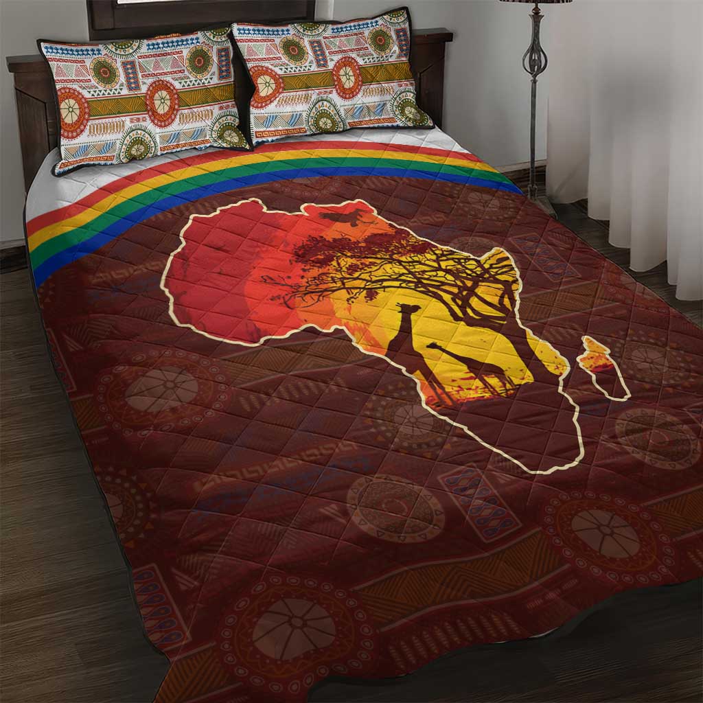 African Sunset Heritage Quilt Bed Set Tribal Pattern with Continent Silhouette, Rainbow Arc & Safari Scene