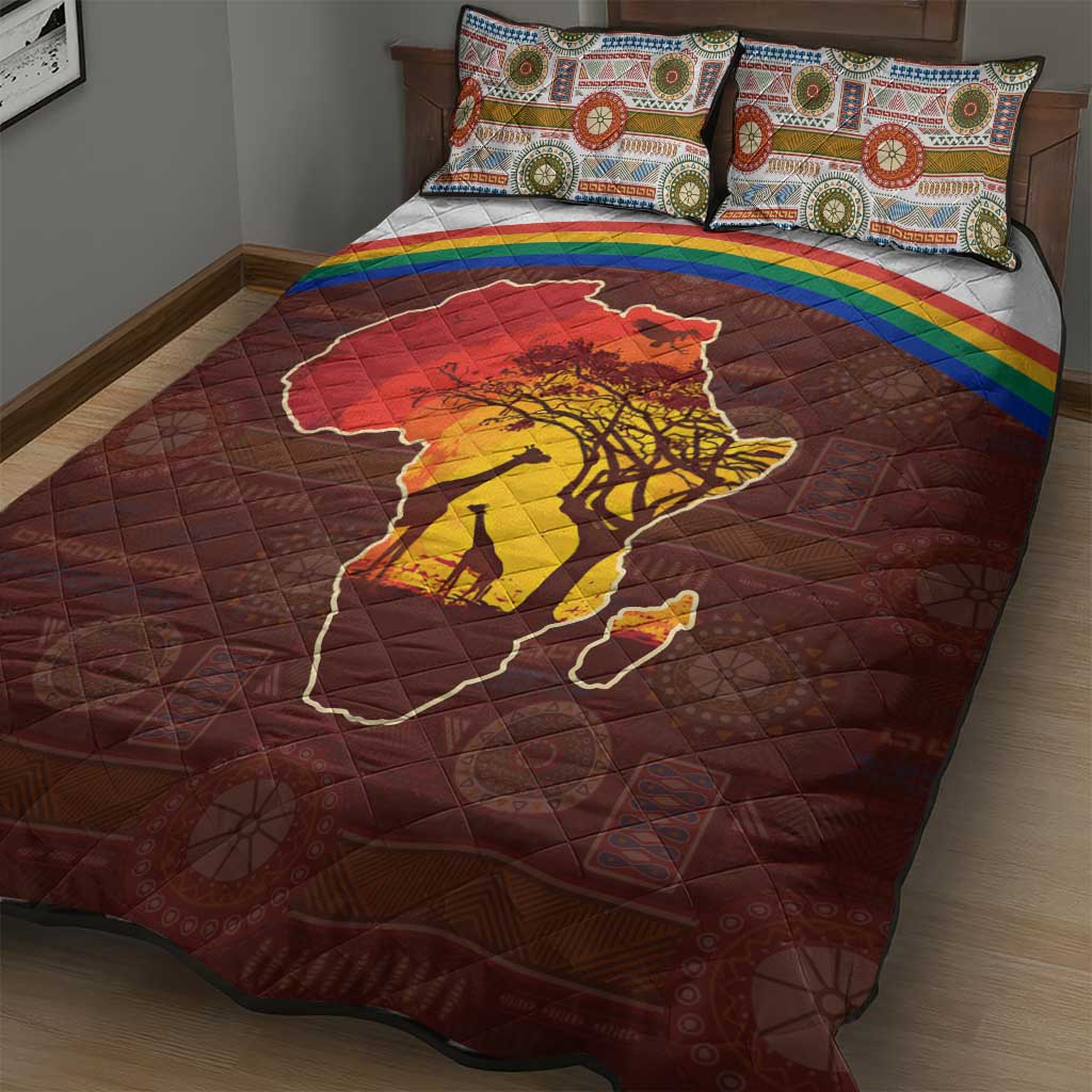 African Sunset Heritage Quilt Bed Set Tribal Pattern with Continent Silhouette, Rainbow Arc & Safari Scene