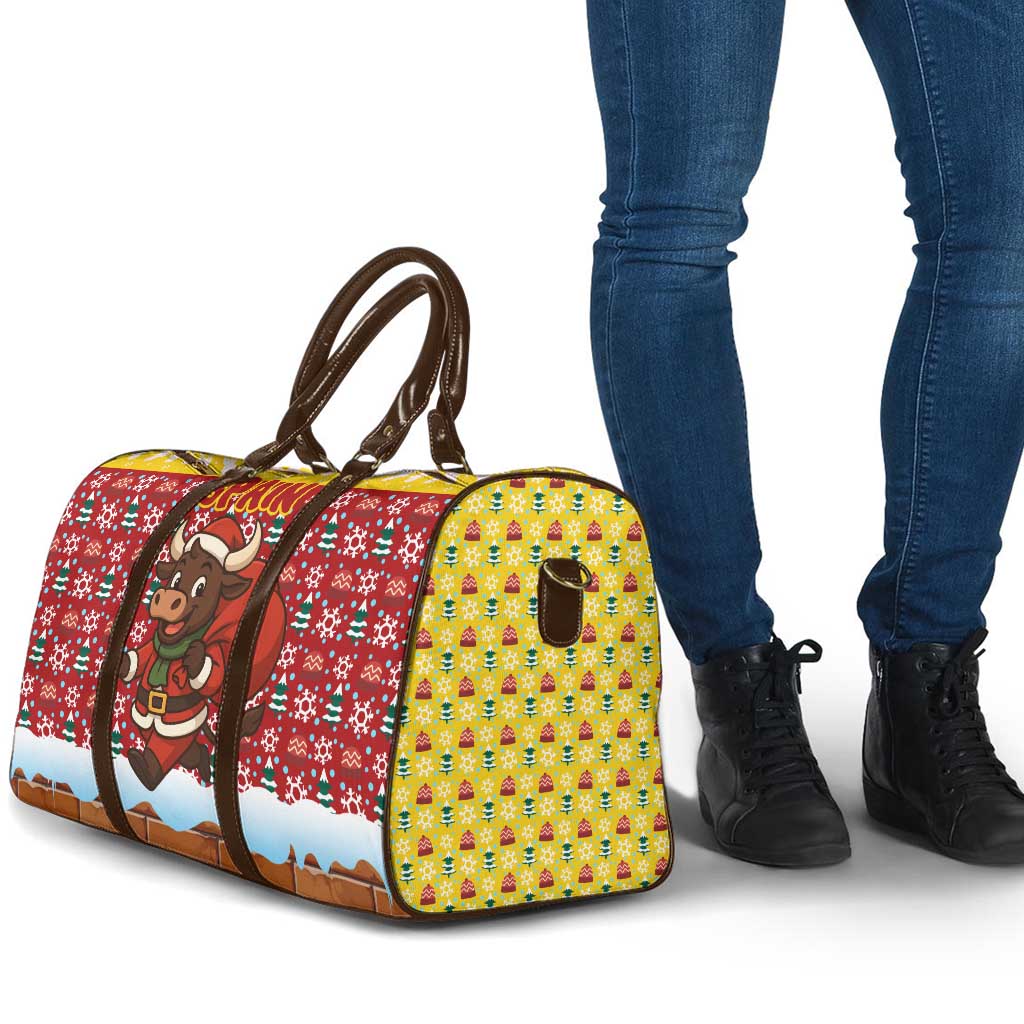 Spain Christmas Travel Bag with Santa Bull Brick Chimney Wreath and Festive Holiday - Wonder Print Shop