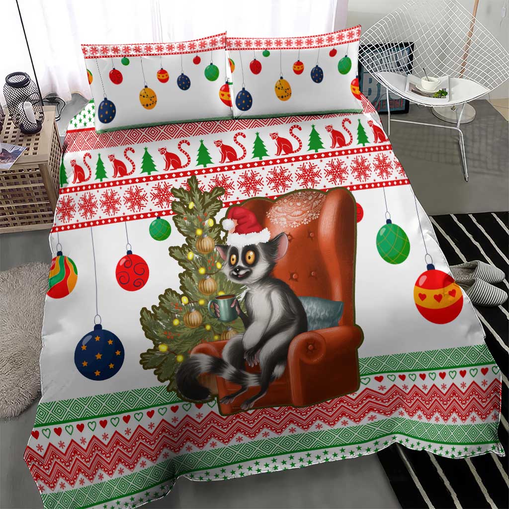 Madagascar Christmas Bedding Set with Lemur Santa Hat Holiday Tree and Festive Pattern - Wonder Print Shop