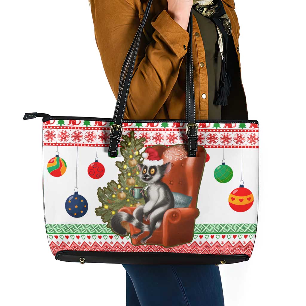 Madagascar Christmas Leather Tote Bag with Lemur Santa Hat Holiday Tree and Festive Pattern - Wonder Print Shop