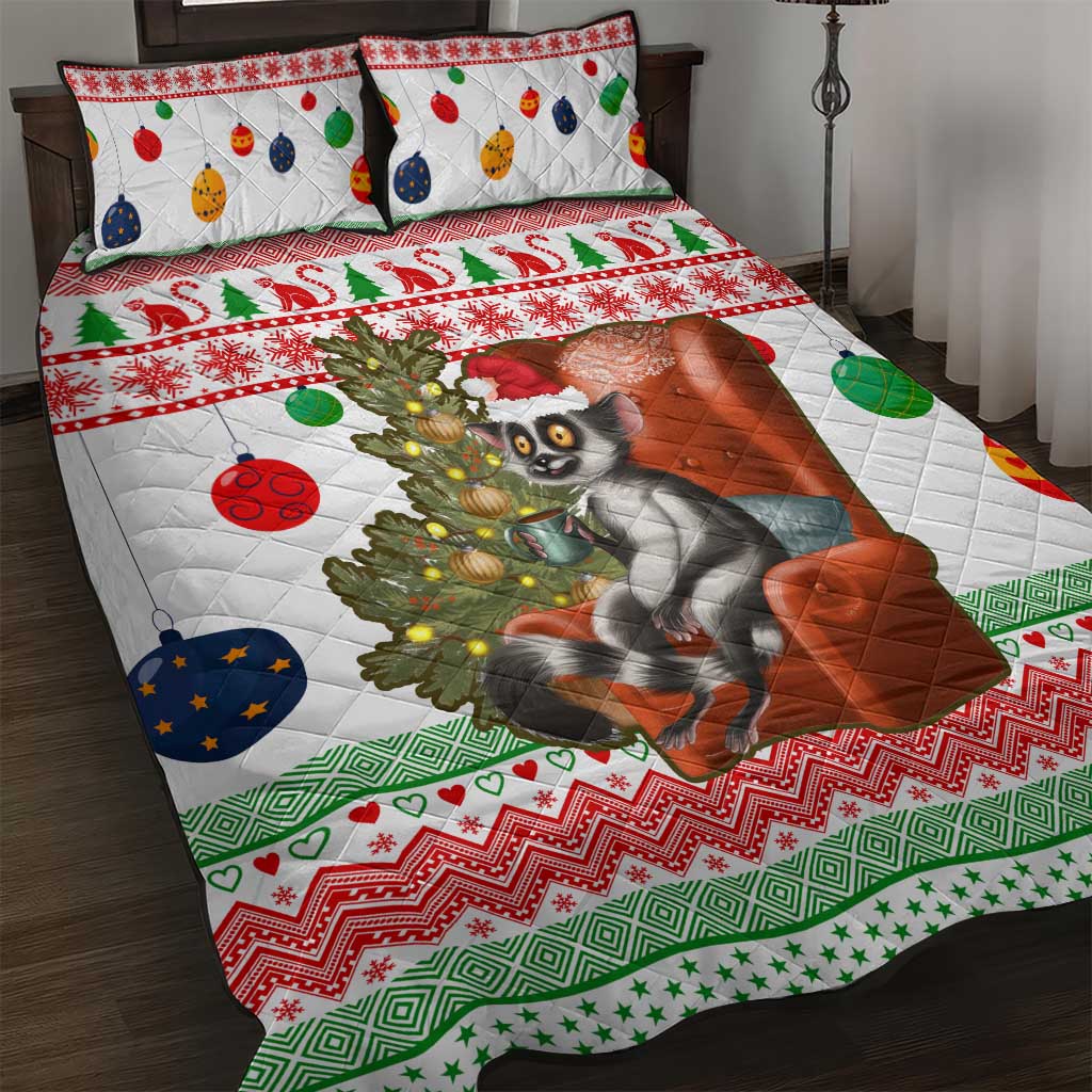 Madagascar Christmas Quilt Bed Set with Lemur Santa Hat Holiday Tree and Festive Pattern - Wonder Print Shop