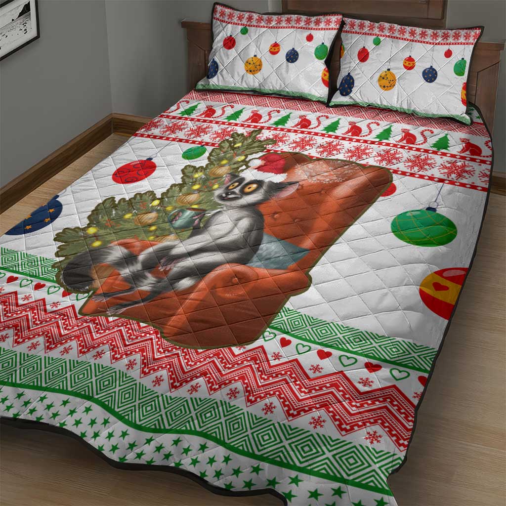 Madagascar Christmas Quilt Bed Set with Lemur Santa Hat Holiday Tree and Festive Pattern - Wonder Print Shop