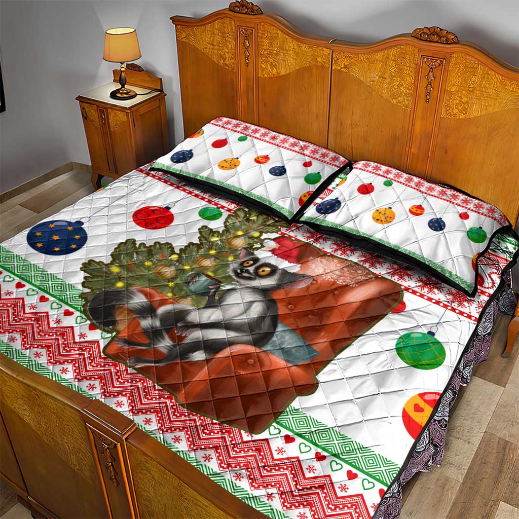 Madagascar Christmas Quilt Bed Set with Lemur Santa Hat Holiday Tree and Festive Pattern - Wonder Print Shop
