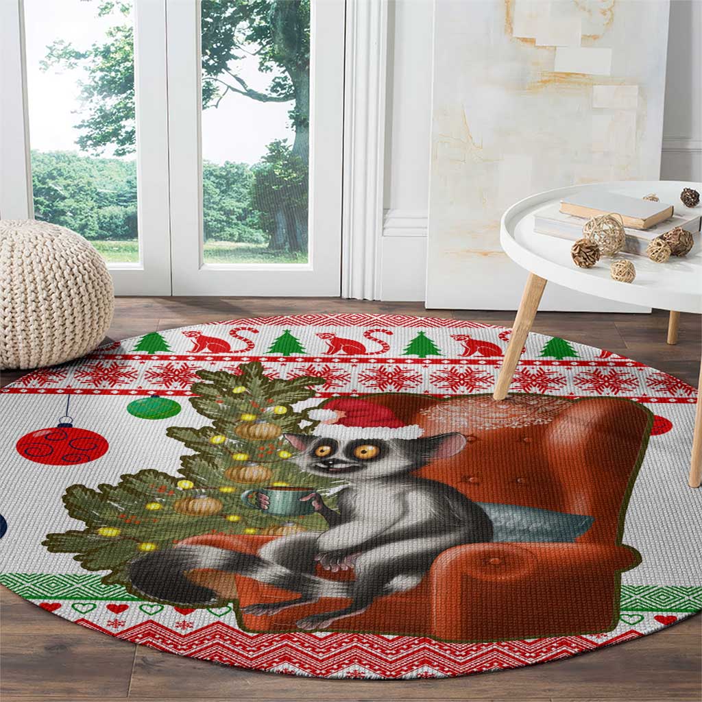 Madagascar Christmas Round Carpet with Lemur Santa Hat Holiday Tree and Festive Pattern - Wonder Print Shop