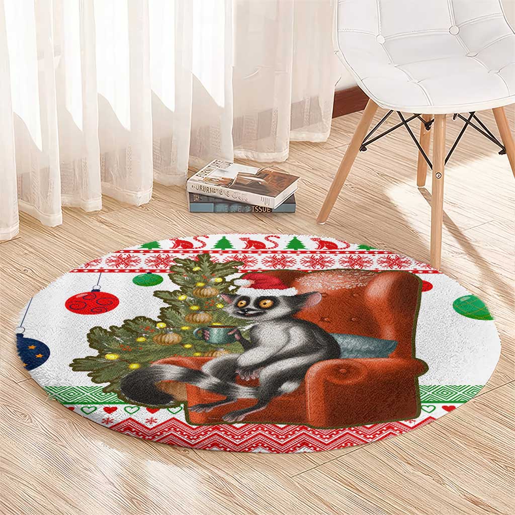 Madagascar Christmas Round Carpet with Lemur Santa Hat Holiday Tree and Festive Pattern - Wonder Print Shop