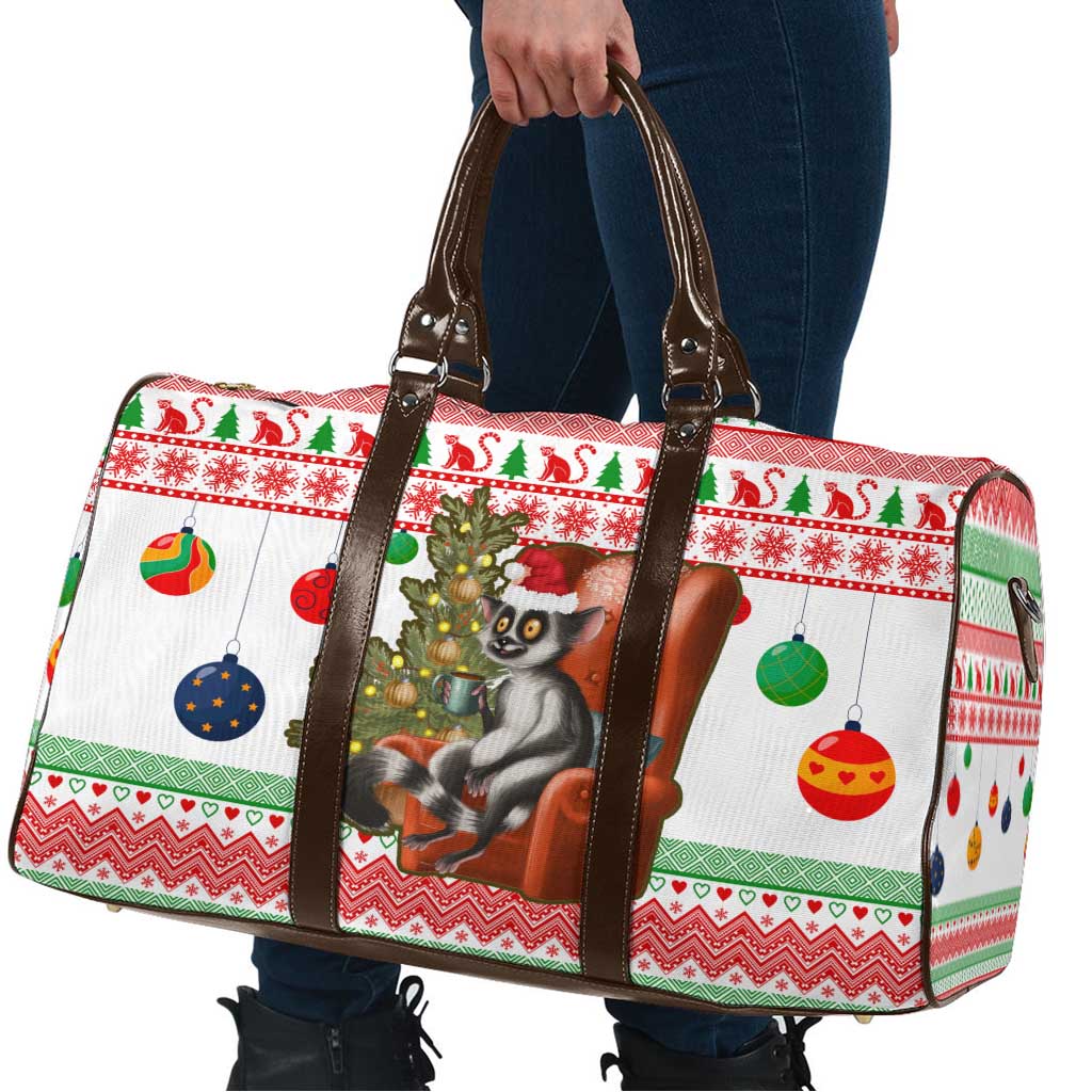Madagascar Christmas Travel Bag with Lemur Santa Hat Holiday Tree and Festive Pattern - Wonder Print Shop