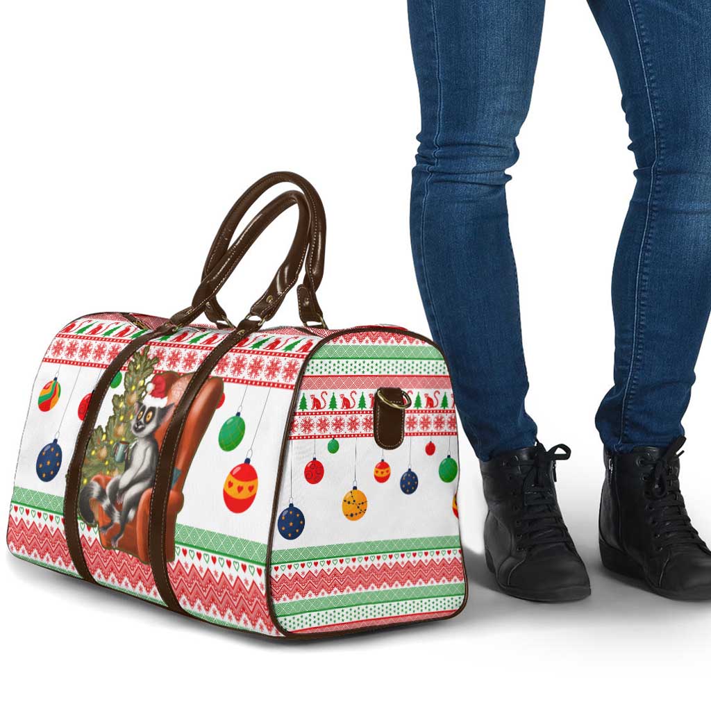 Madagascar Christmas Travel Bag with Lemur Santa Hat Holiday Tree and Festive Pattern - Wonder Print Shop