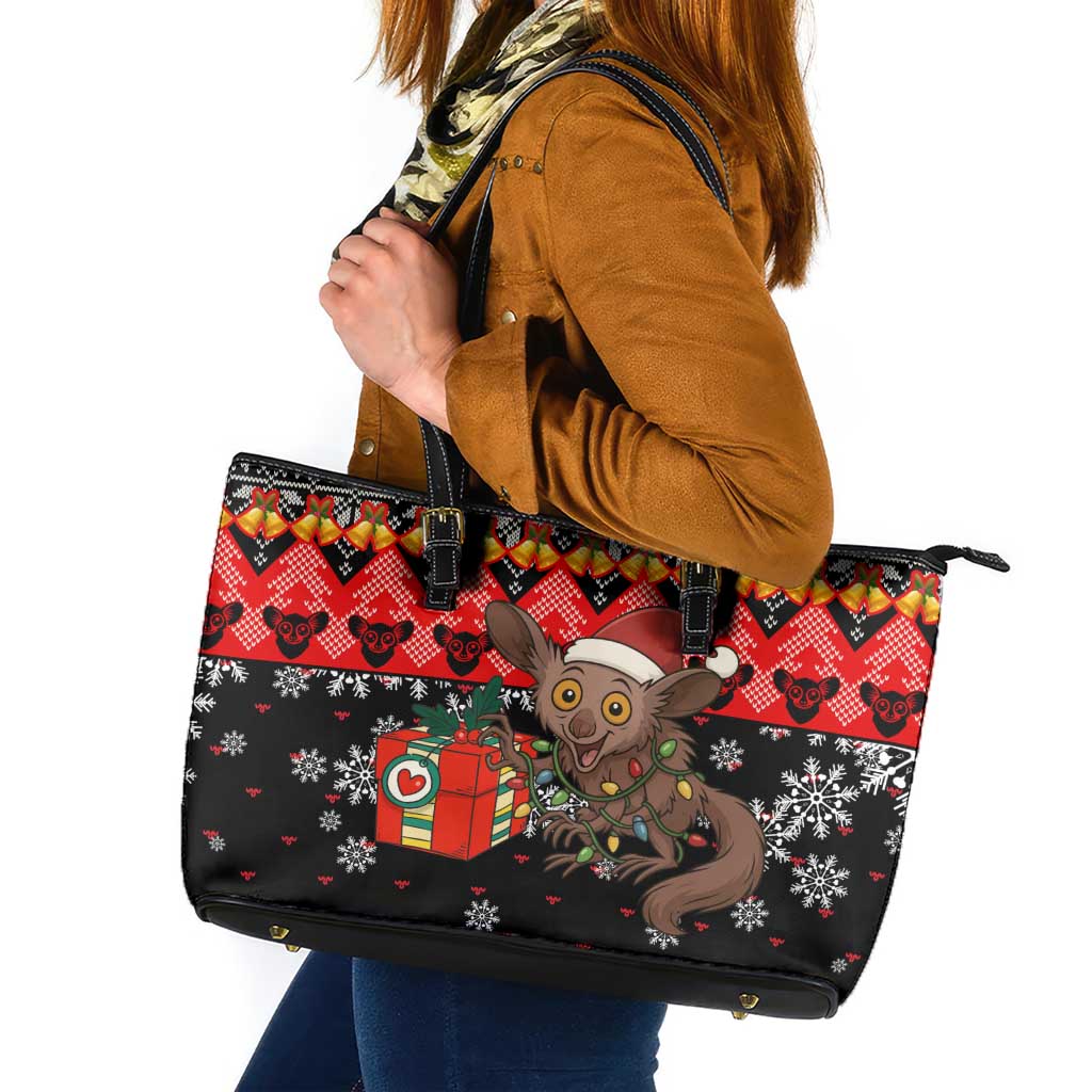 Madagascar Christmas Leather Tote Bag with Aye Aye Lemur Santa Hat Holiday Lights and Gift Box Pattern - Wonder Print Shop