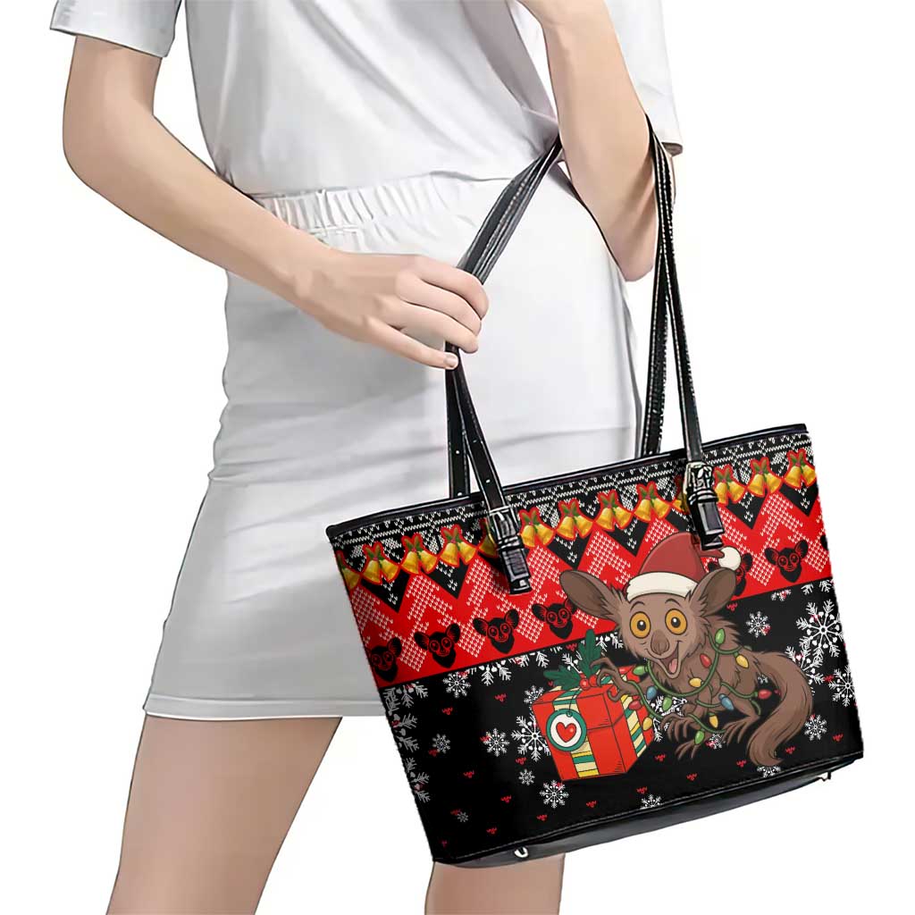 Madagascar Christmas Leather Tote Bag with Aye Aye Lemur Santa Hat Holiday Lights and Gift Box Pattern - Wonder Print Shop
