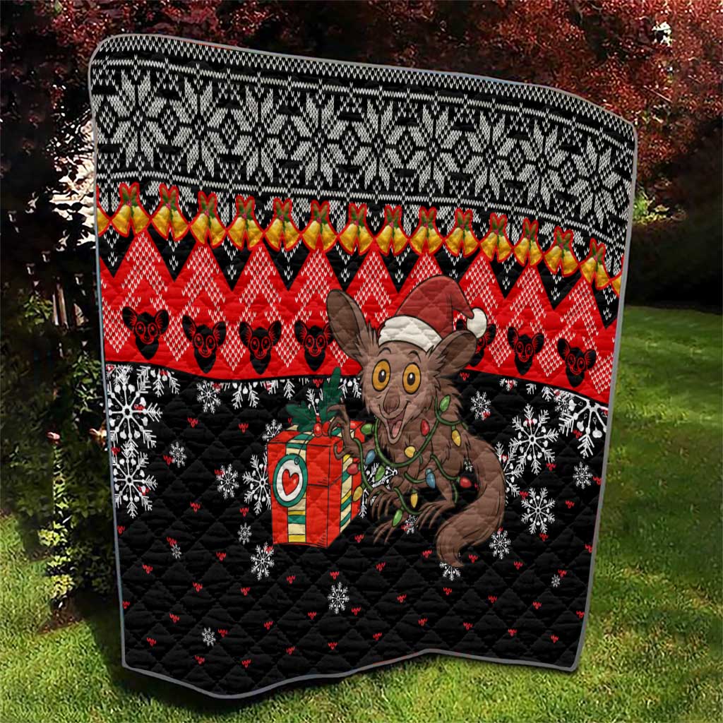 Madagascar Christmas Quilt with Aye Aye Lemur Santa Hat Holiday Lights and Gift Box Pattern - Wonder Print Shop