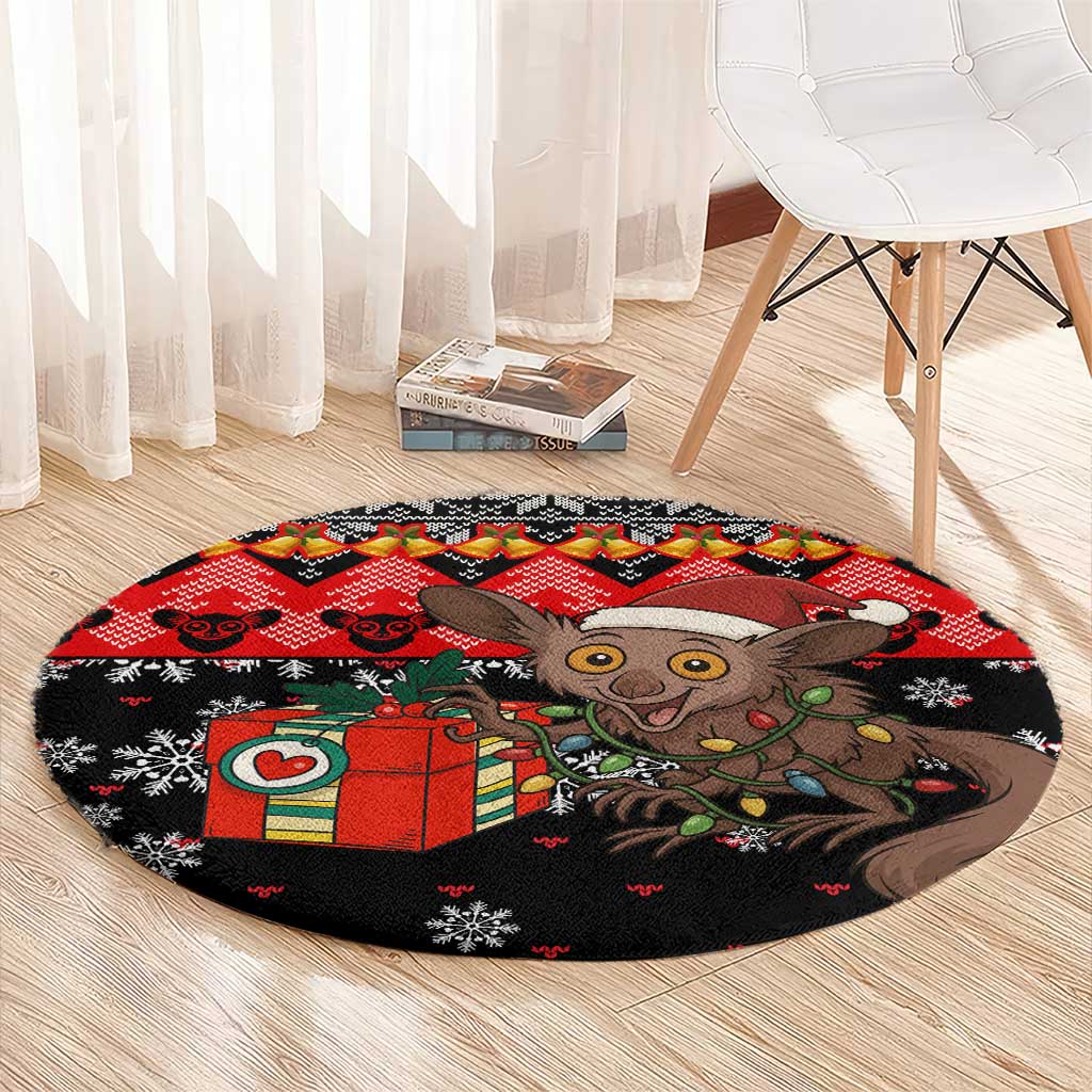 Madagascar Christmas Round Carpet with Aye Aye Lemur Santa Hat Holiday Lights and Gift Box Pattern - Wonder Print Shop