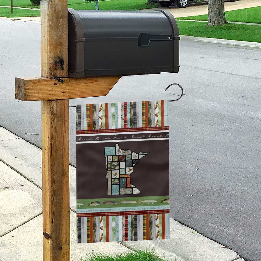 In The Deep Heart Of Minnesota Christmas Design Garden Flag Xmas Holiday Patterns - Wonder Print Shop