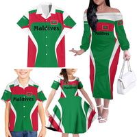 Maldives National Flag and Emblem Family Matching Off The Shoulder Long Sleeve Dress and Hawaiian Shirt with Green Red White Colorblock Design