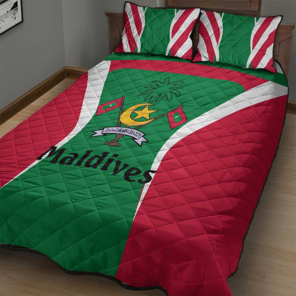 Maldives National Flag and Emblem Quilt Bed Set with Green Red White Colorblock Design