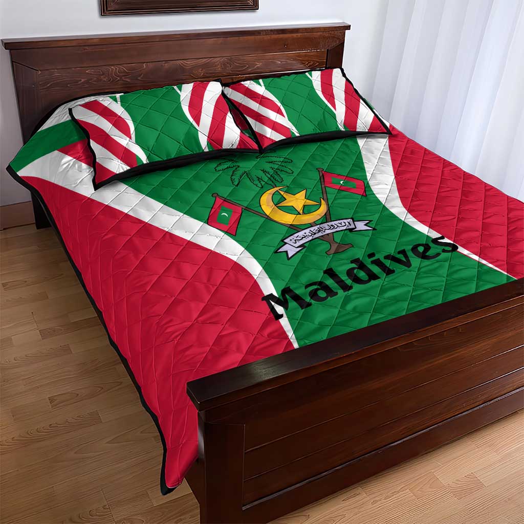 Maldives National Flag and Emblem Quilt Bed Set with Green Red White Colorblock Design