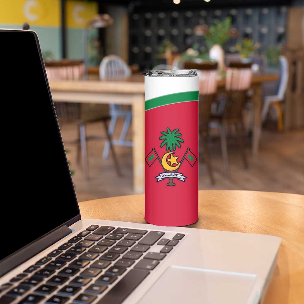 Maldives National Flag and Emblem Skinny Tumbler with Green Red White Colorblock Design