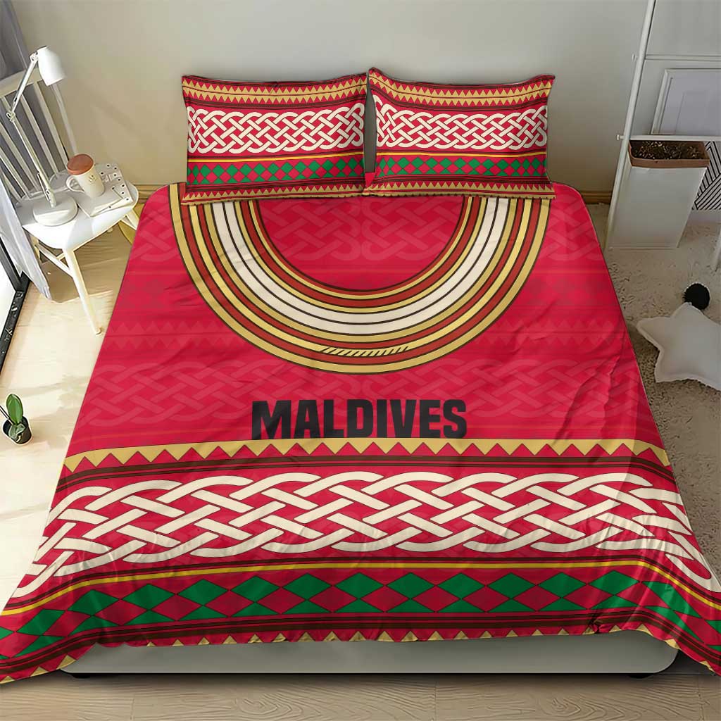 Maldives Tribal Heritage Red Bedding Set with Cultural Geometric Pattern and Island Flag Print
