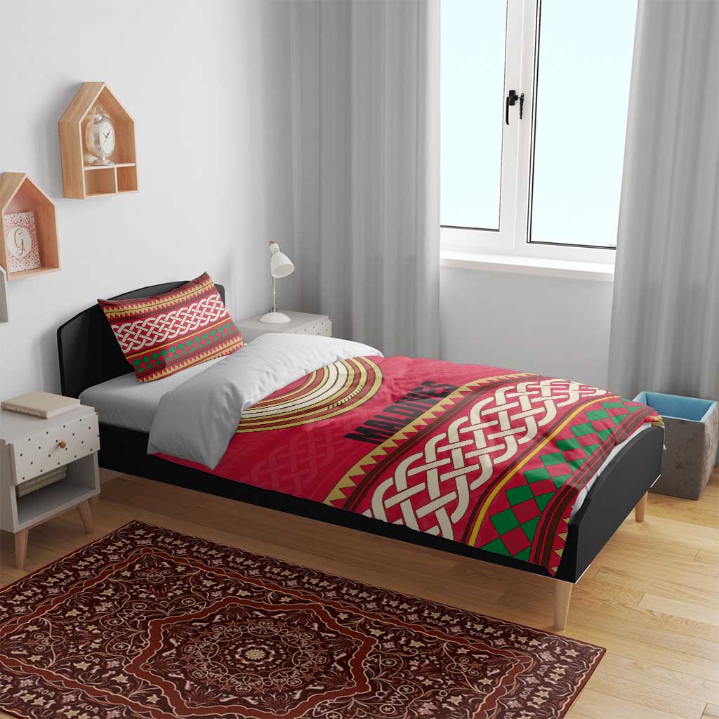 Maldives Tribal Heritage Red Bedding Set with Cultural Geometric Pattern and Island Flag Print