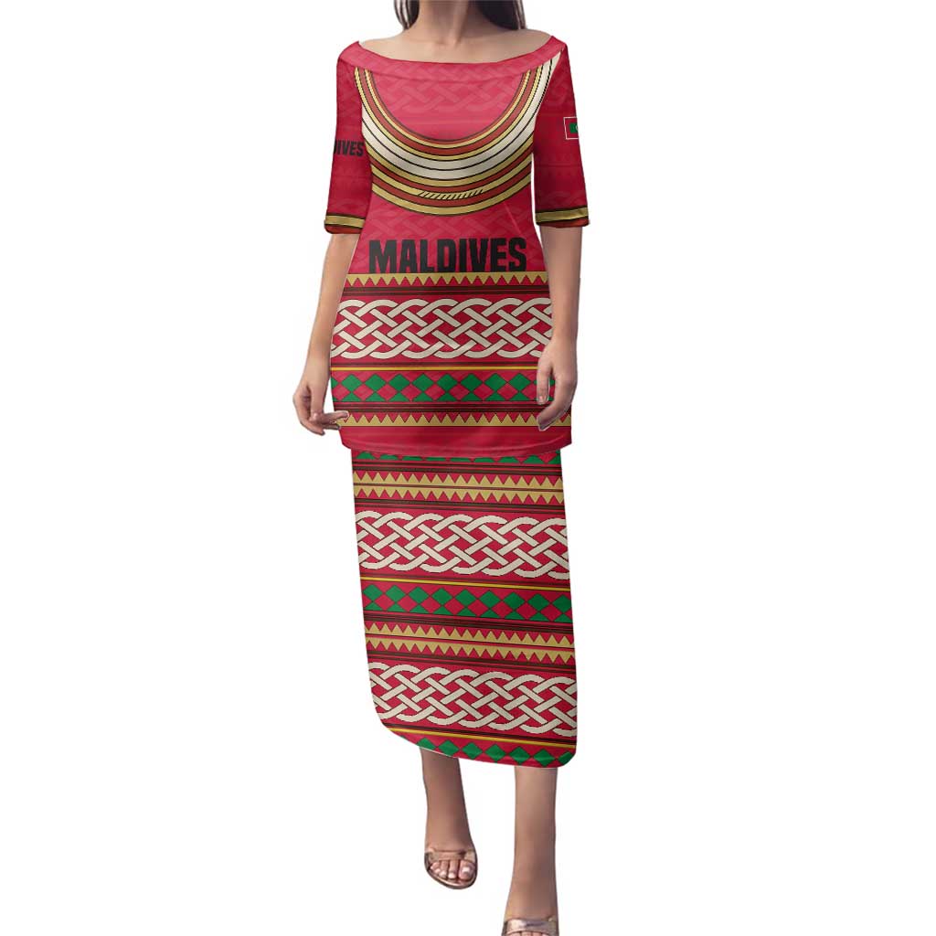 Maldives Tribal Heritage Red Family Matching Puletasi and Hawaiian Shirt with Cultural Geometric Pattern and Island Flag Print