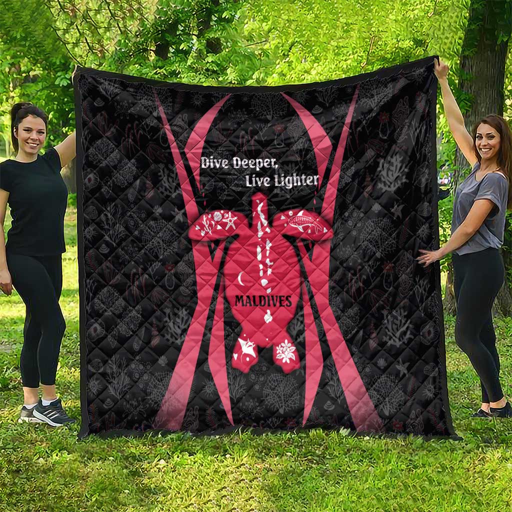 Maldives Dive Turtle Quilt with Coral Reef Pattern and Island Spirit Slogan