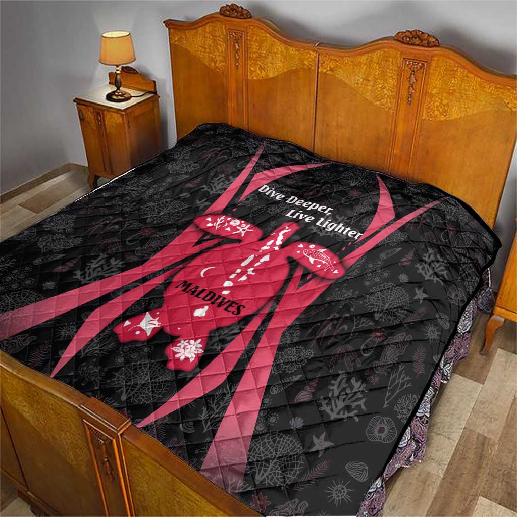 Maldives Dive Turtle Quilt with Coral Reef Pattern and Island Spirit Slogan