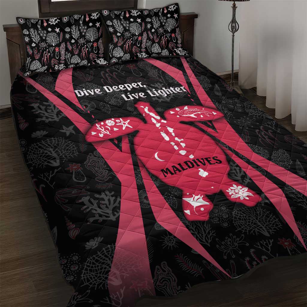 Maldives Dive Turtle Quilt Bed Set with Coral Reef Pattern and Island Spirit Slogan