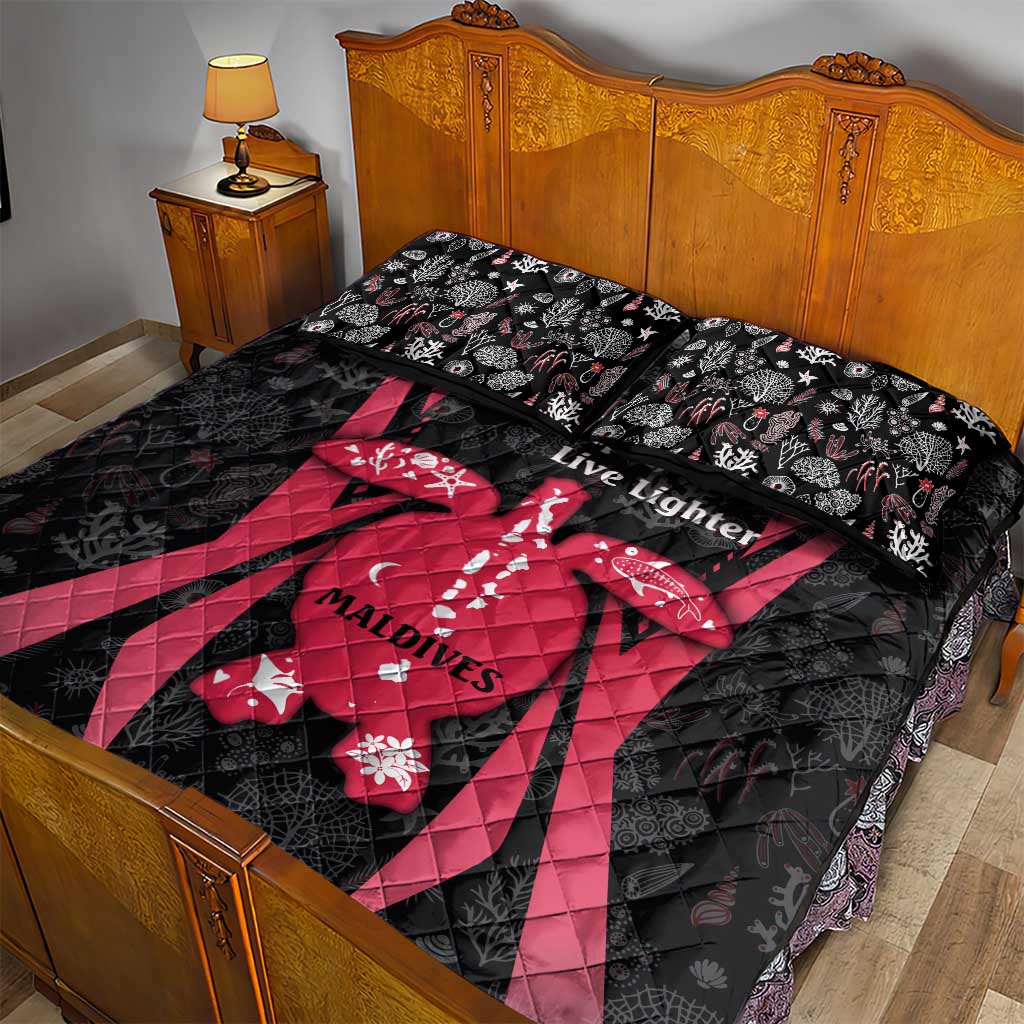 Maldives Dive Turtle Quilt Bed Set with Coral Reef Pattern and Island Spirit Slogan