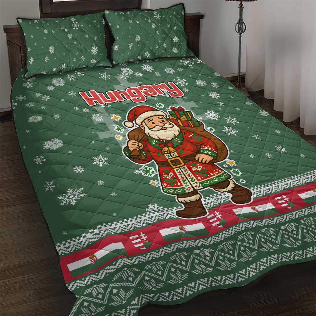 Hungary Christmas Quilt Bed Set with Green Snowflake Pattern Santa Claus Motif - Wonder Print Shop