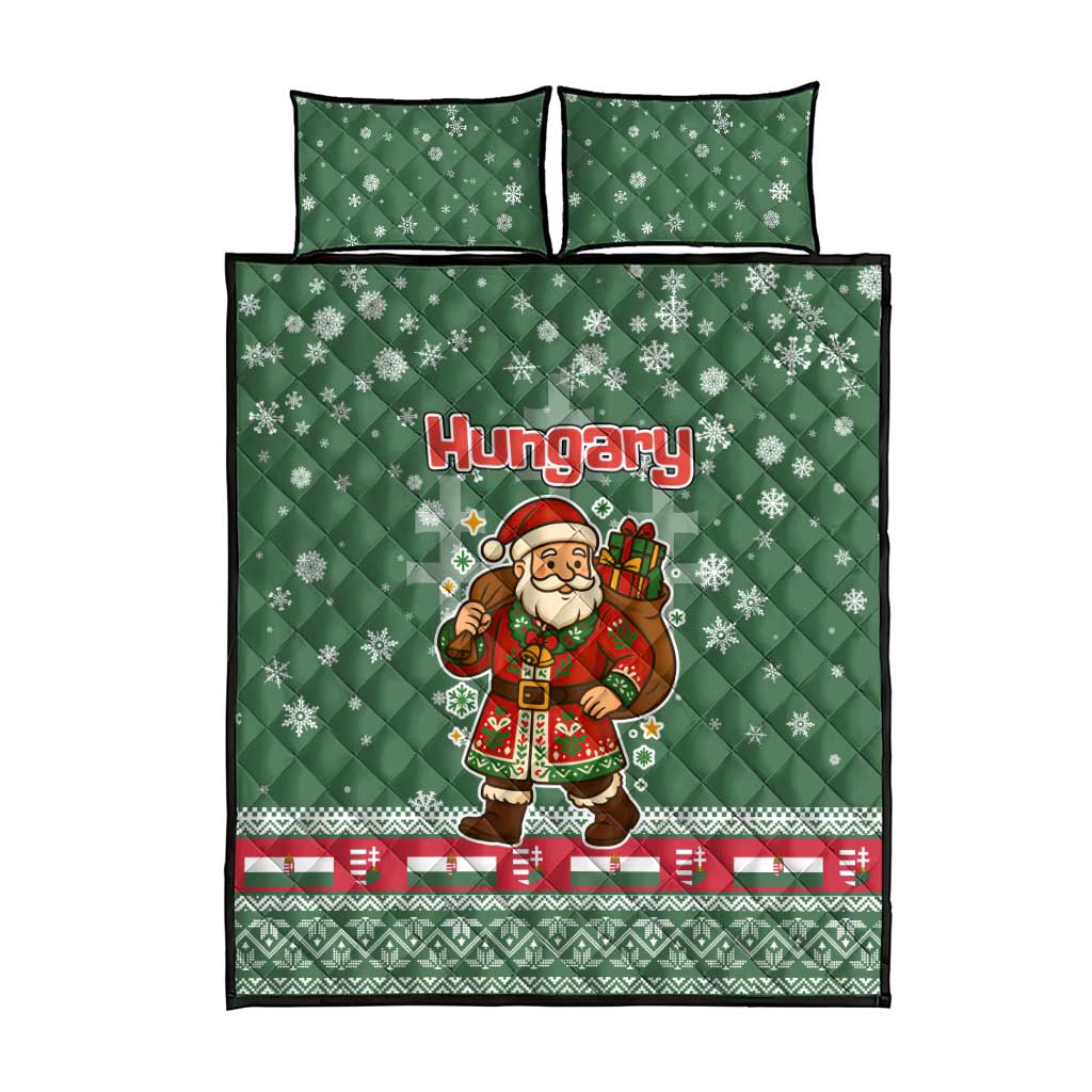 Hungary Christmas Quilt Bed Set with Green Snowflake Pattern Santa Claus Motif - Wonder Print Shop