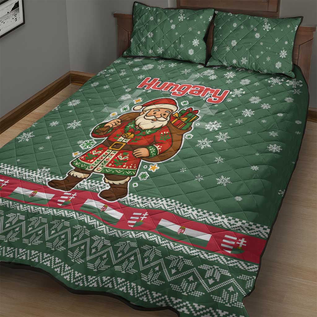 Hungary Christmas Quilt Bed Set with Green Snowflake Pattern Santa Claus Motif - Wonder Print Shop