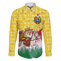 Venezuela Christmas Family Matching Off Shoulder Maxi Dress and Hawaiian Shirt with Santa on Horse Traditional Outfit Snowflakes and Yellow Plaid - Wonder Print Shop