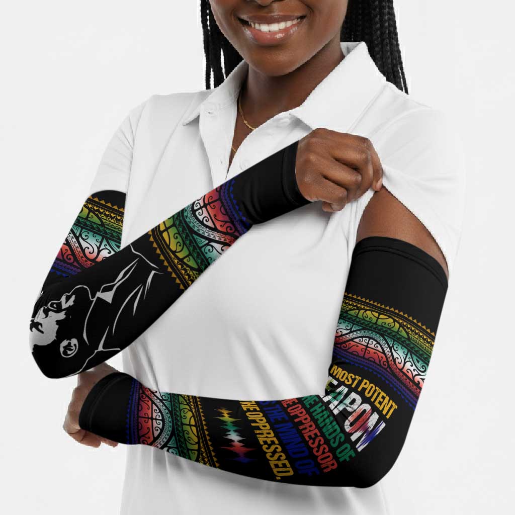 Steve Biko Arm Sleeves with Microphone Portrait, Black Consciousness Quote and Vibrant Ethnic Wave - Wonder Print Shop