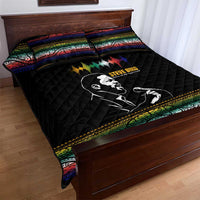 Steve Biko Quilt Bed Set with Microphone Portrait, Black Consciousness Quote and Vibrant Ethnic Wave - Wonder Print Shop