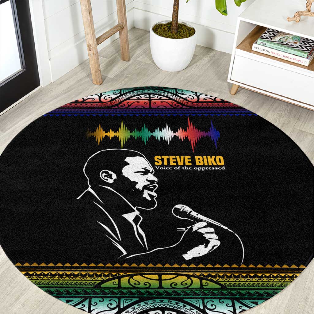 Steve Biko Round Carpet with Microphone Portrait, Black Consciousness Quote and Vibrant Ethnic Wave - Wonder Print Shop