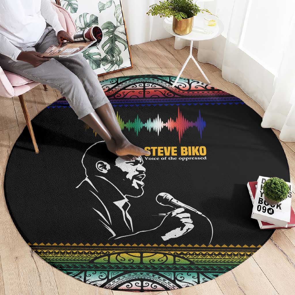 Steve Biko Round Carpet with Microphone Portrait, Black Consciousness Quote and Vibrant Ethnic Wave - Wonder Print Shop