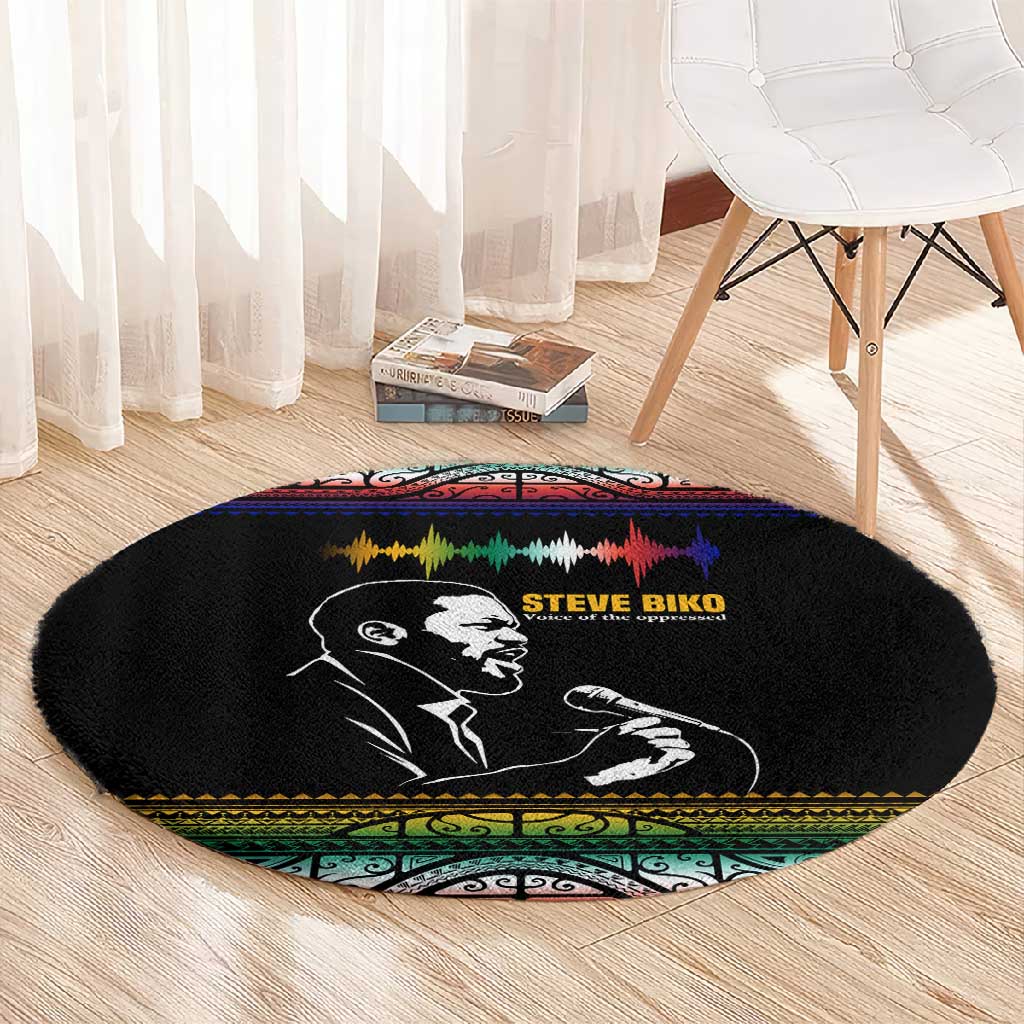 Steve Biko Round Carpet with Microphone Portrait, Black Consciousness Quote and Vibrant Ethnic Wave - Wonder Print Shop