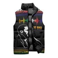 Steve Biko Sleeveless Puffer Jacket with Microphone Portrait, Black Consciousness Quote and Vibrant Ethnic Wave - Wonder Print Shop