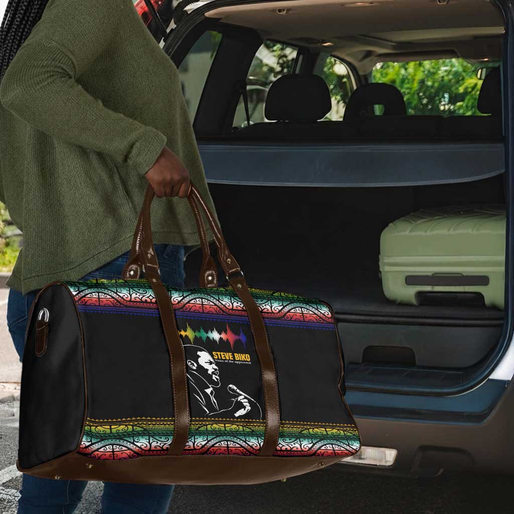 Steve Biko Travel Bag with Microphone Portrait, Black Consciousness Quote and Vibrant Ethnic Wave - Wonder Print Shop