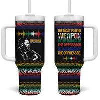 Steve Biko Tumbler With Handle with Microphone Portrait, Black Consciousness Quote and Vibrant Ethnic Wave - Wonder Print Shop