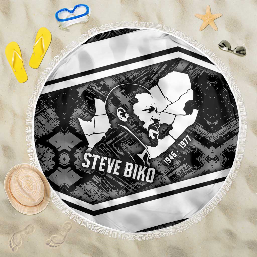 Steve Biko Beach Blanket with Monochrome Portrait, Ideas Do Not Die Quote - Wonder Print Shop