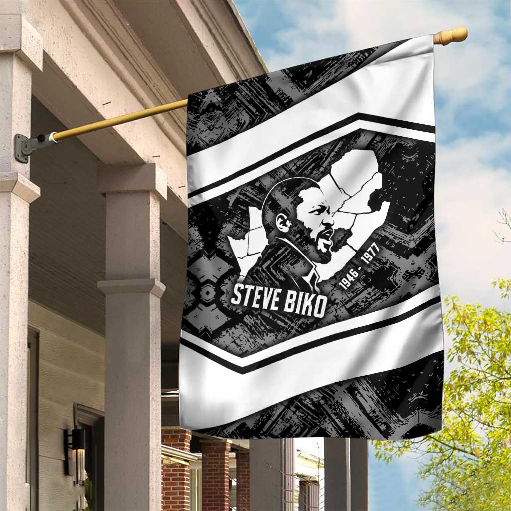Steve Biko Garden Flag with Monochrome Portrait, Ideas Do Not Die Quote - Wonder Print Shop
