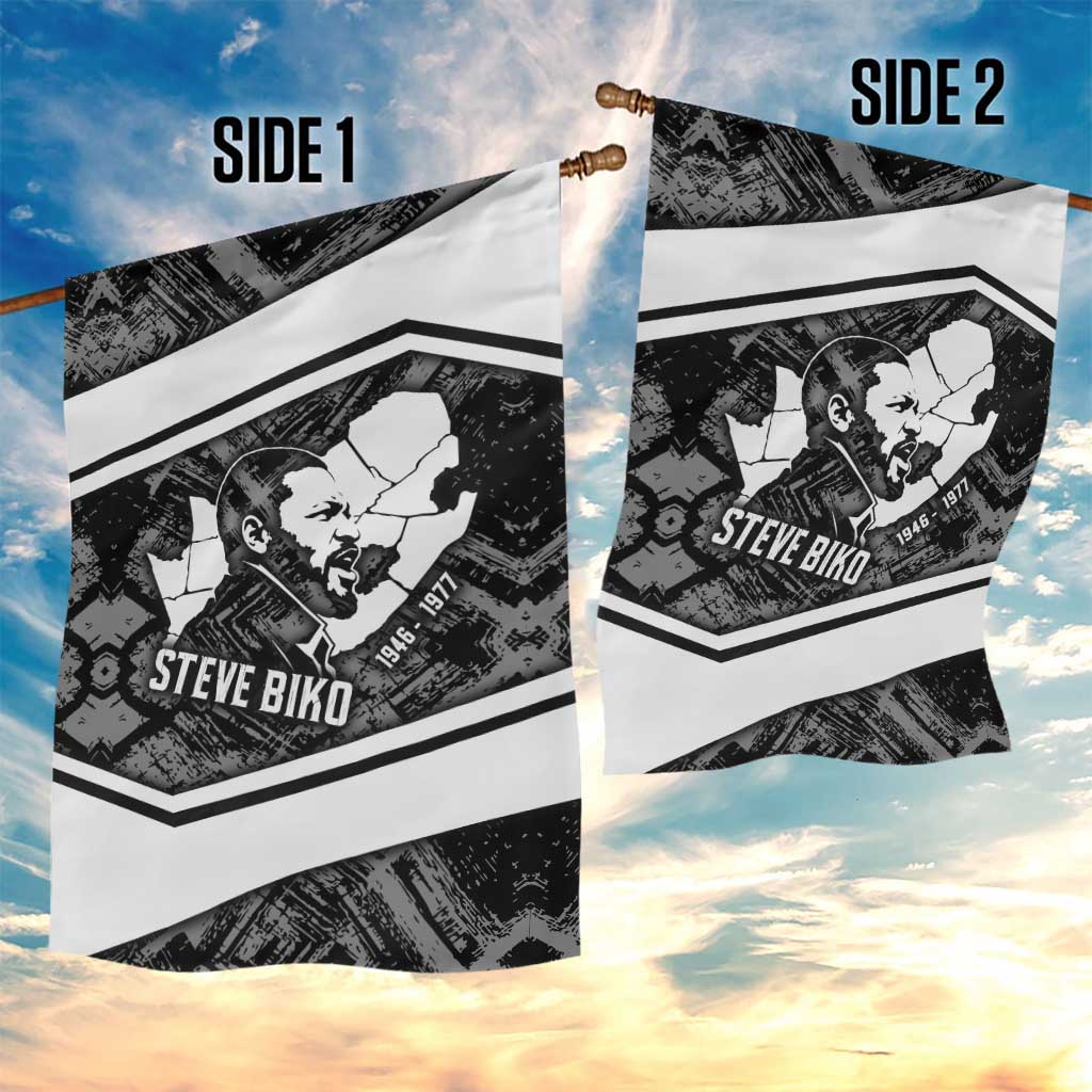 Steve Biko Garden Flag with Monochrome Portrait, Ideas Do Not Die Quote - Wonder Print Shop