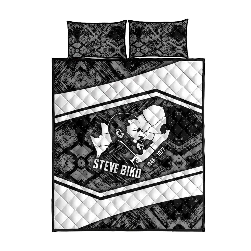 Steve Biko Quilt Bed Set with Monochrome Portrait, Ideas Do Not Die Quote - Wonder Print Shop