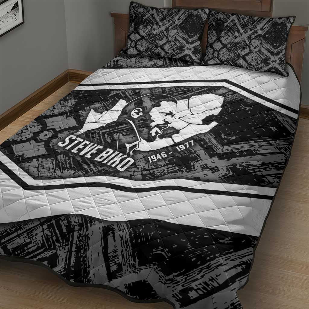 Steve Biko Quilt Bed Set with Monochrome Portrait, Ideas Do Not Die Quote - Wonder Print Shop