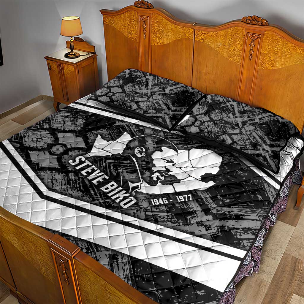 Steve Biko Quilt Bed Set with Monochrome Portrait, Ideas Do Not Die Quote - Wonder Print Shop