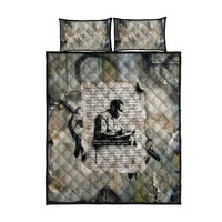 Ngugi wa Thiong O Quilt Bed Set Graffiti Resist Statement Ink Pen Revolution Fist Literary Activism - Wonder Print Shop