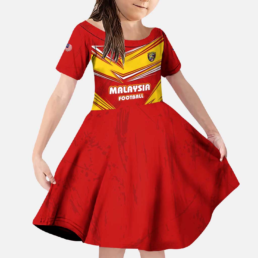 Malaysia Football Family Matching Long Sleeve Bodycon Dress and Hawaiian Shirt with Roaring Tiger and Red Yellow National Colors